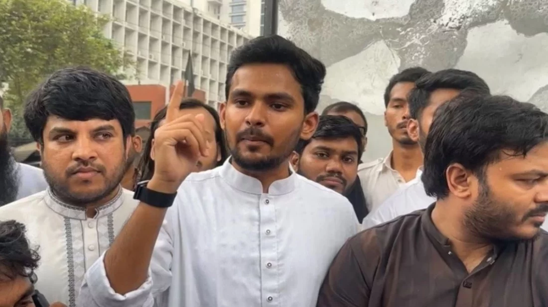 ‘তোমরা বন্দুক-কামান নিয়ে আসলে আমরা ইটপাটকেল হাতে নিবো না’